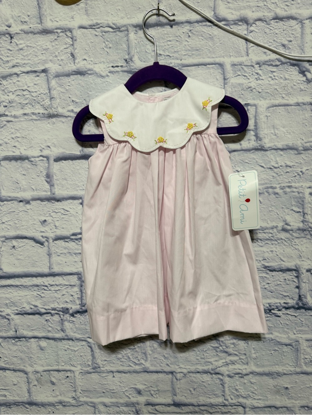 Pink Sleeveless Boutique Sundress Petit Ami New With Bottoms
New
Has bloomers